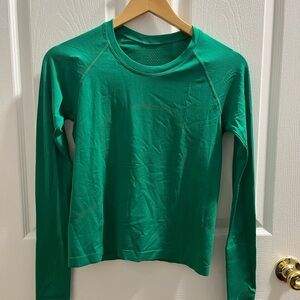 Lululemon Swiftly Tech Long-Sleeve Shirt 2.0
Waist Length